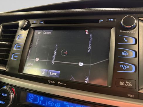 Used 2015 Toyota Highlander XLE AWD/4WD image 29