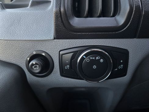 Used 2019 Ford Transit 350 XLT image 21