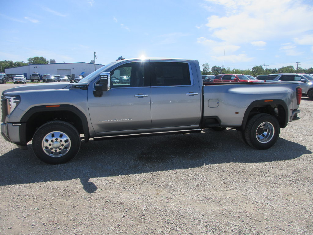 New 2026 GMC Sierra 3500 Denali Ultimate AWD/4WD image 9