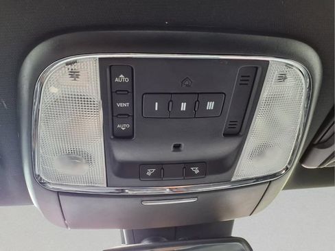 Used 2015 Dodge Charger R/T RWD image 29