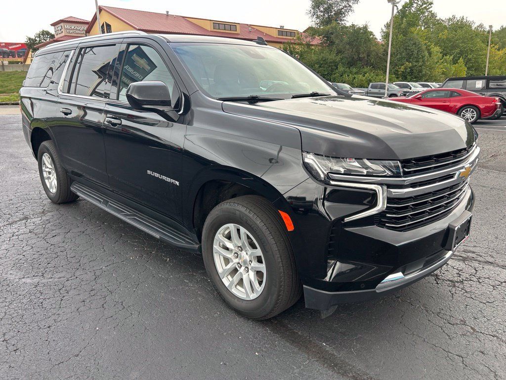 Used 2024 Chevrolet Suburban LT AWD/4WD image 3