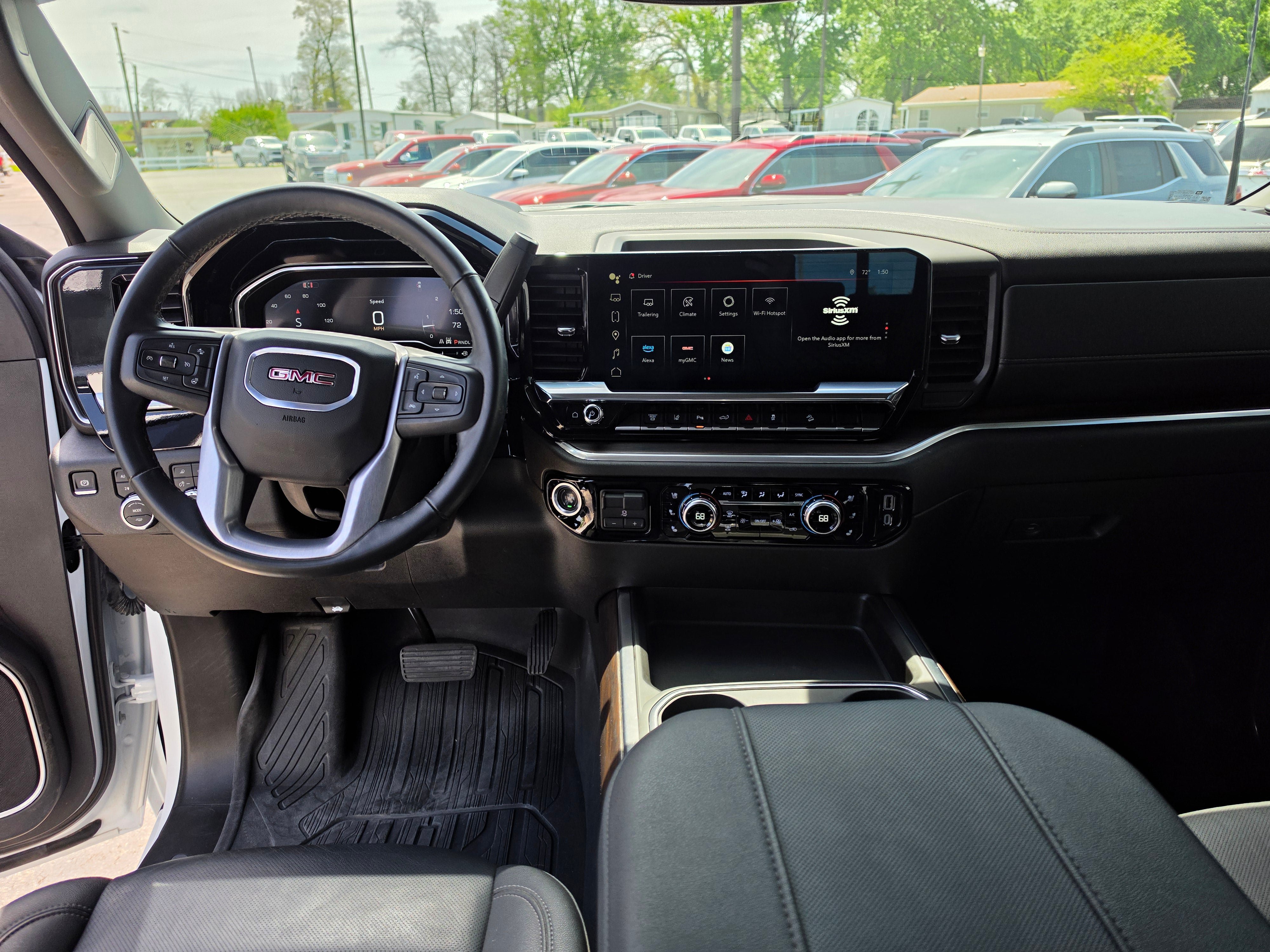Used 2025 GMC Sierra 2500 SLT w/ SLT Premium Package AWD/4WD image 9