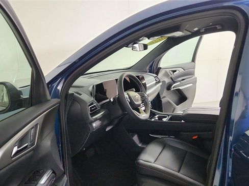 New 2026 Chevrolet Traverse LT FWD image 9