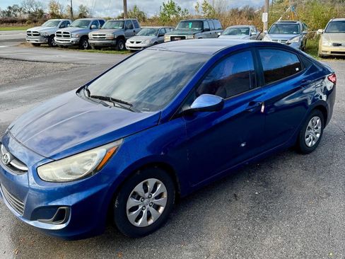 Used 2015 Hyundai Accent GLS image 1