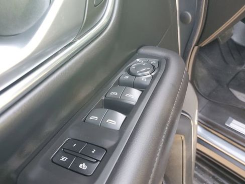 Used 2022 Chevrolet Tahoe LT w/ LT Signature Package AWD/4WD image 16