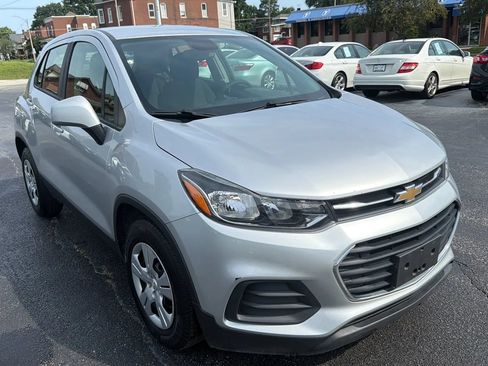 Used 2017 Chevrolet Trax LS FWD image 3