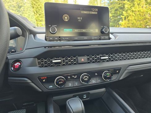 Certified 2025 Honda Accord SE image 17