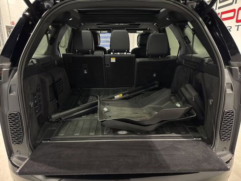 Used 2023 Land Rover Discovery S R-Dynamic image 35