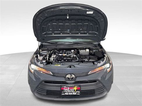 Used 2025 Toyota Corolla LE FWD image 11