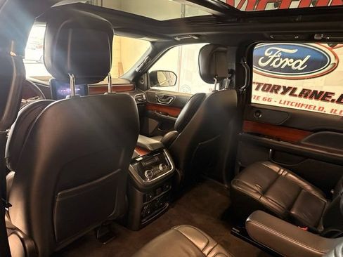 Used 2019 Lincoln Navigator Select AWD/4WD image 15