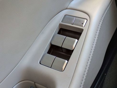 Used 2025 Lincoln Navigator Reserve image 28