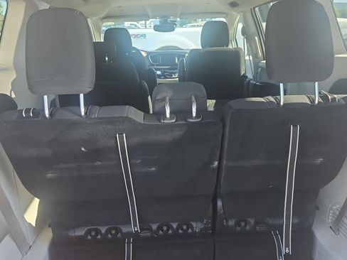 Used 2024 Chrysler Voyager LX FWD image 9