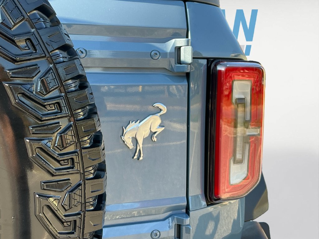 Used 2024 Ford Bronco Outer Banks AWD/4WD image 19
