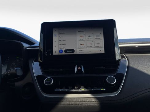 Used 2025 Toyota Corolla Cross AWD Hybrid image 19