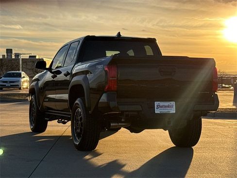 Used 2025 Toyota Tacoma TRD Off-Road image 7
