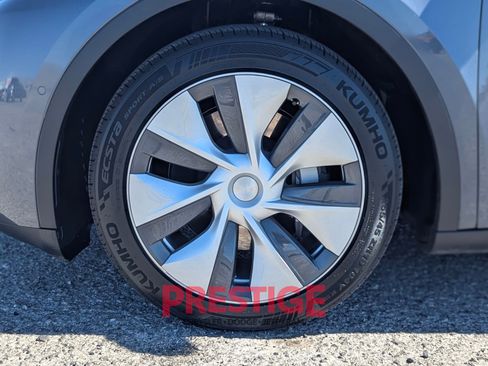 Used 2020 Tesla Model Y Long Range AWD/4WD image 16