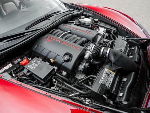Used 2007 Chevrolet Corvette Coupe w/ Preferred Equipment Group RWD image 17