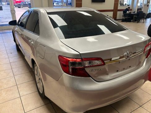 Used 2013 Toyota Camry XLE image 4