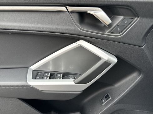 Used 2025 Audi Q3 2.0T Premium image 14