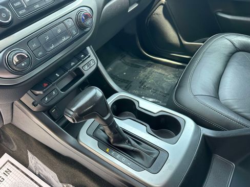 Used 2017 Chevrolet Colorado LT w/ Luxury Package, Chrome AWD/4WD image 13