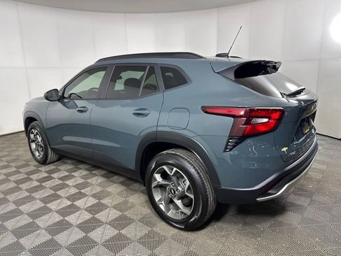 Used 2025 Chevrolet Trax LT image 5