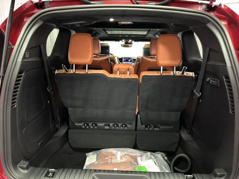 New 2026 Chrysler Pacifica Pinnacle FWD image 24