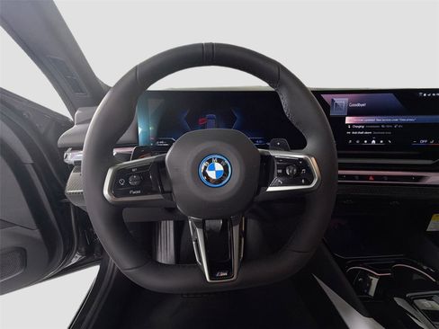 New 2026 BMW 550e xDrive w/ Executive Package image 11