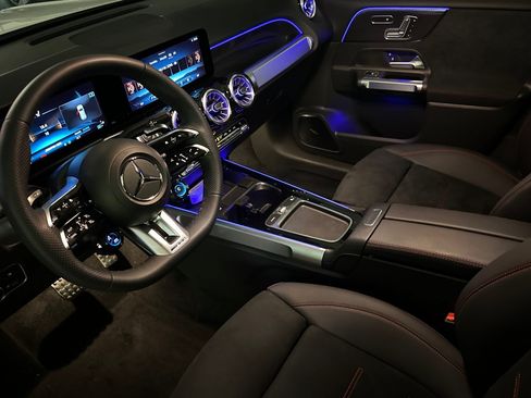 New 2026 Mercedes-Benz GLB 35 AMG 4MATIC image 9