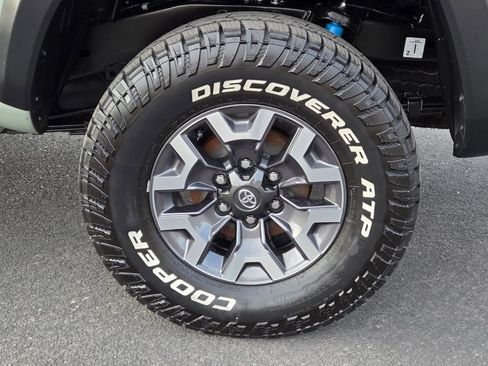 Used 2023 Toyota Tacoma 4x4 Double Cab image 9