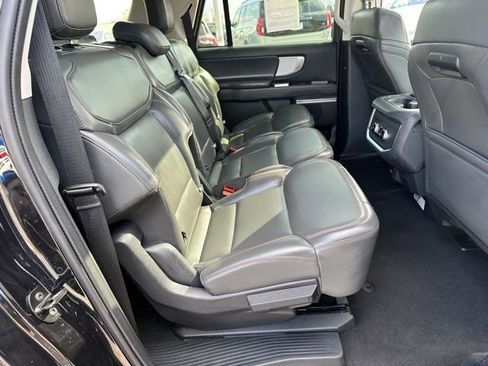 Used 2025 Ford Expedition Max Active AWD/4WD image 9