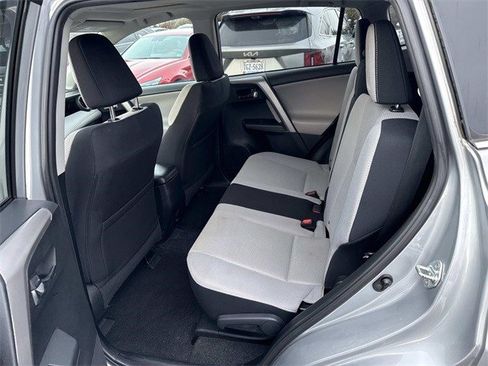 Used 2016 Toyota RAV4 XLE image 17