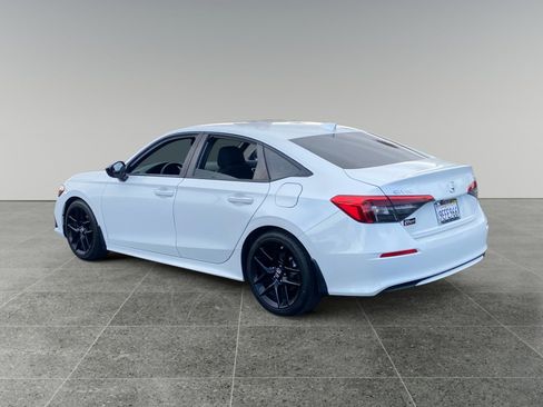 Used 2023 Honda Civic Sport image 3