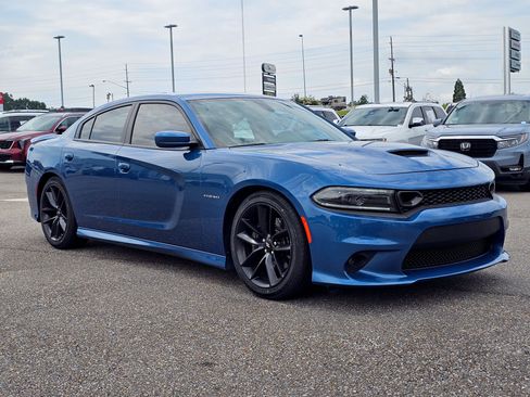 Used 2022 Dodge Charger R/T w/ Plus Group RWD image 6