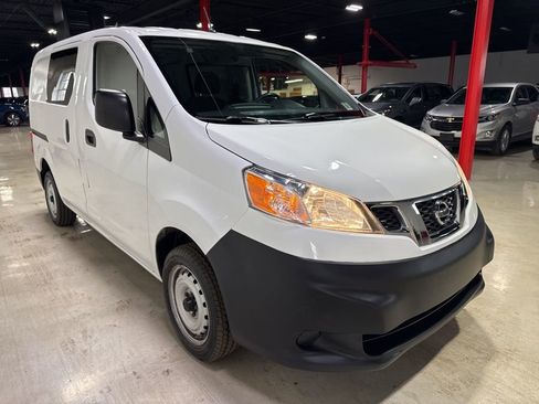 Used 2019 Nissan NV200 S image 8