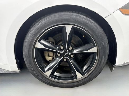 Used 2019 Ford Mustang Coupe RWD image 30