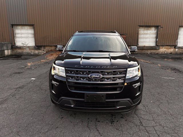 Used 2018 Ford Explorer XLT w/ XLT Appearance Package AWD/4WD image 2