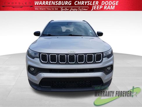 Used 2024 Jeep Compass Latitude AWD/4WD image 11