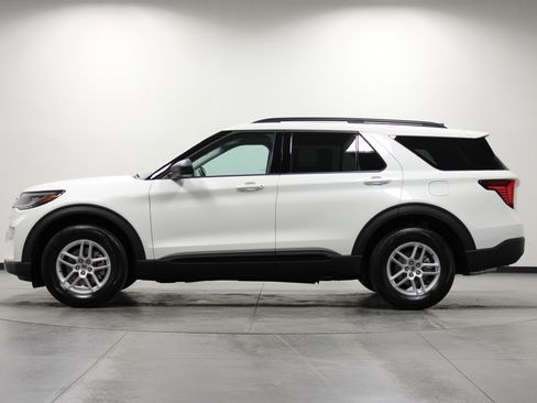 New 2026 Ford Explorer Active image 7