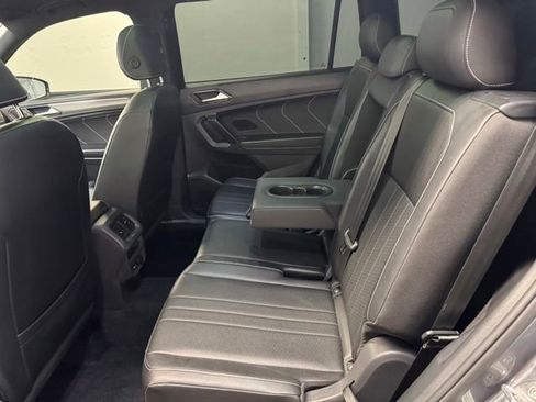 Used 2022 Volkswagen Tiguan SE R-Line FWD image 31
