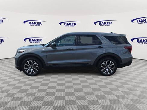 Used 2022 Ford Explorer ST-Line w/ Class IV Trailer Tow Package AWD/4WD image 8