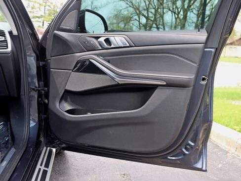 Used 2019 BMW X7 xDrive40i w/ Premium Package AWD/4WD image 47
