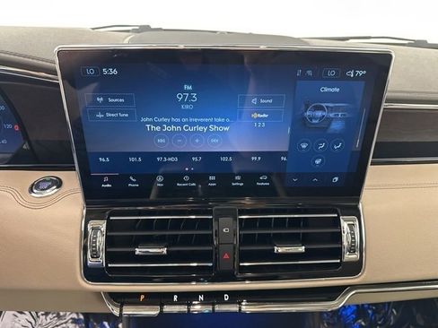 New 2024 Lincoln Navigator L Reserve image 28