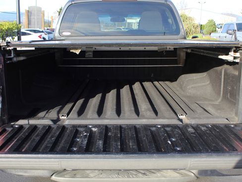 Used 2012 Nissan Frontier PRO-4X image 16