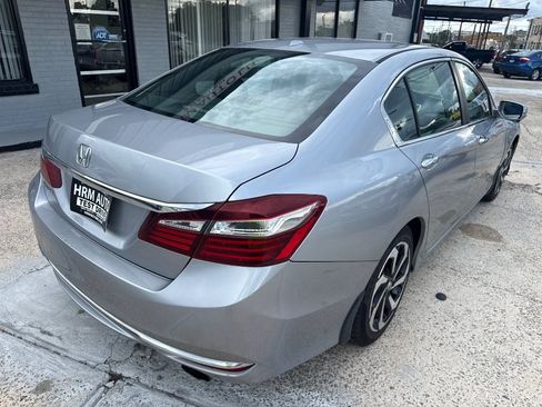 Used 2017 Honda Accord EX-L image 4