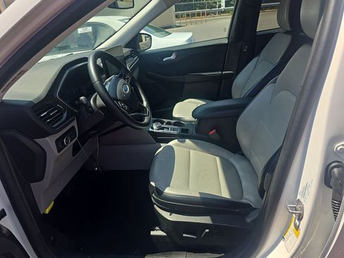 Used 2023 Ford Escape Platinum AWD/4WD image 5