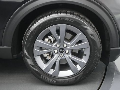 Used 2023 Ford Explorer XLT w/ Equipment Group 202A RWD image 26