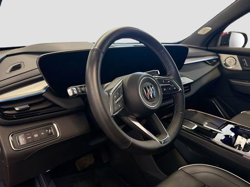 Used 2025 Buick Enclave Avenir FWD image 11