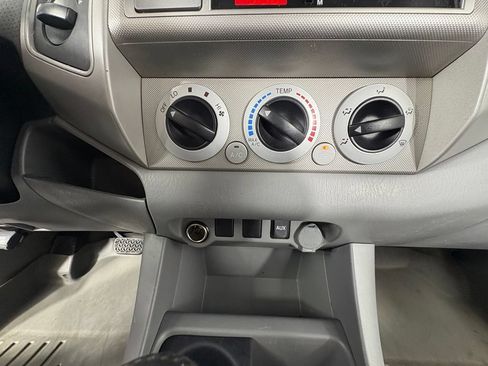 Used 2011 Toyota Tacoma 4x4 Double Cab w/ SR5 Pkg #2 image 23