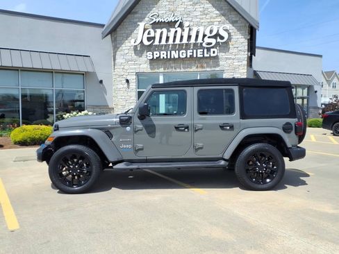 Used 2022 Jeep Wrangler Unlimited Sahara AWD/4WD image 1