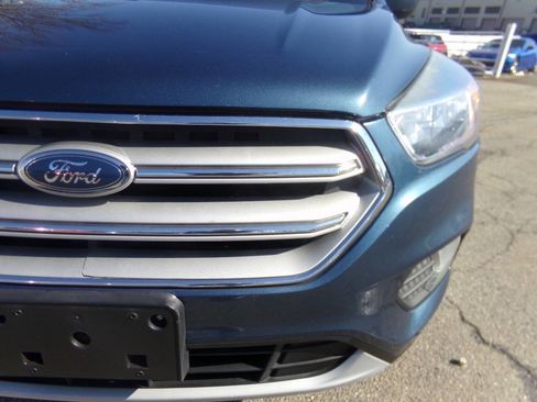 Used 2018 Ford Escape SE image 3